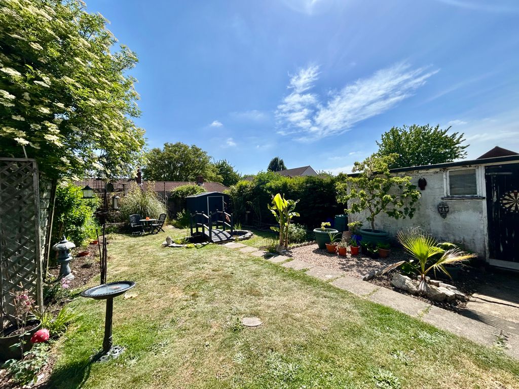 Property photo 2 of 14 Garden