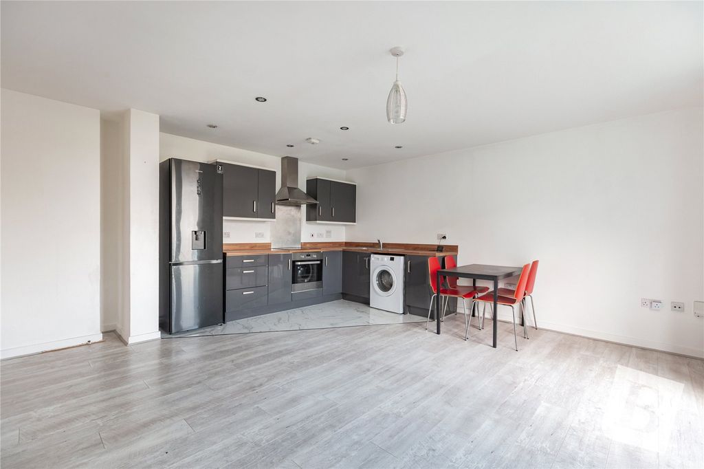 Property photo 2 of 17 Kitchen / Dining