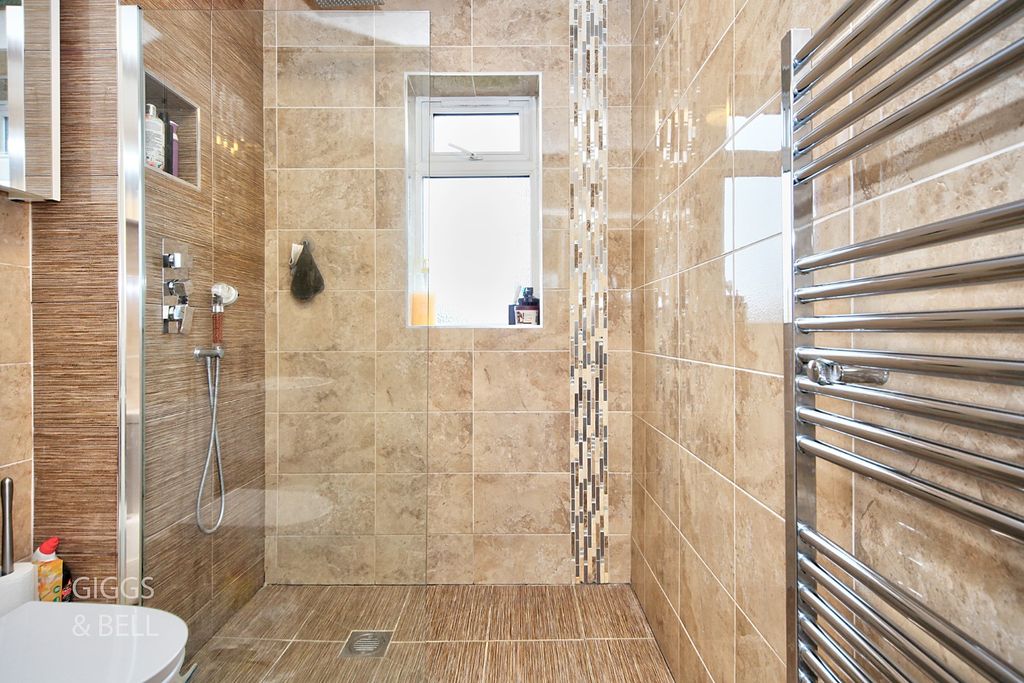 Additional image 21 of 4 bed detached house for saleOld Bedford Road, Luton, Bedfordshire LU2