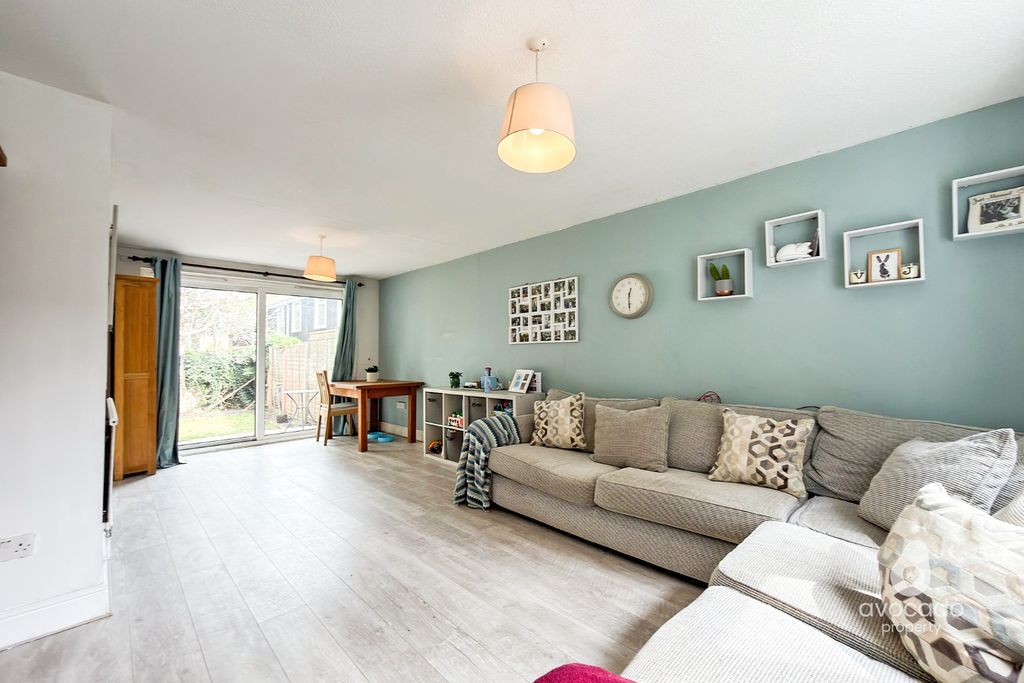 Property photo 2 of 11 4474044
