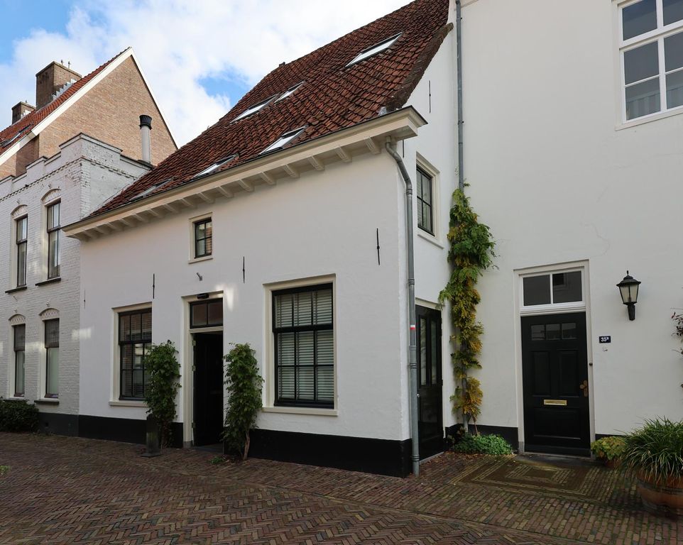 Property photo 3 of 43