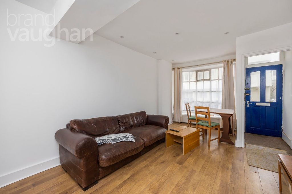 Property photo 3 of 15 Picture No. 02