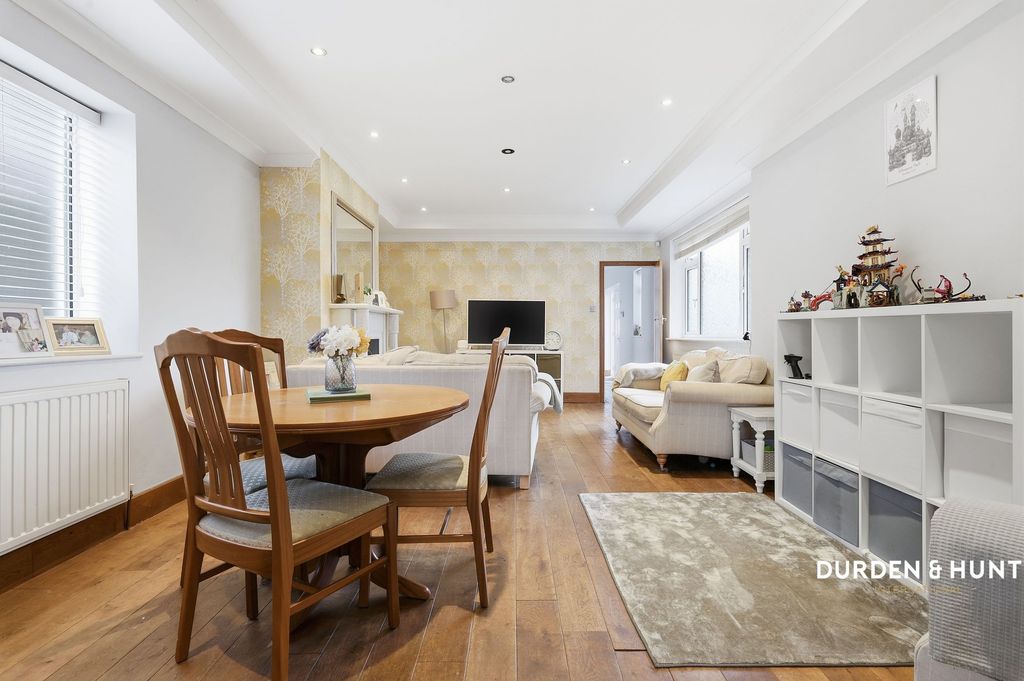 Property photo 3 of 24