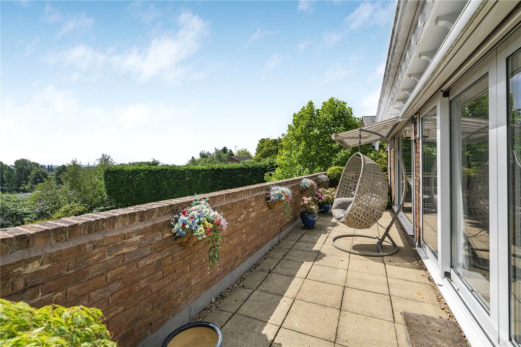 Property photo 3 of 36 Terrace