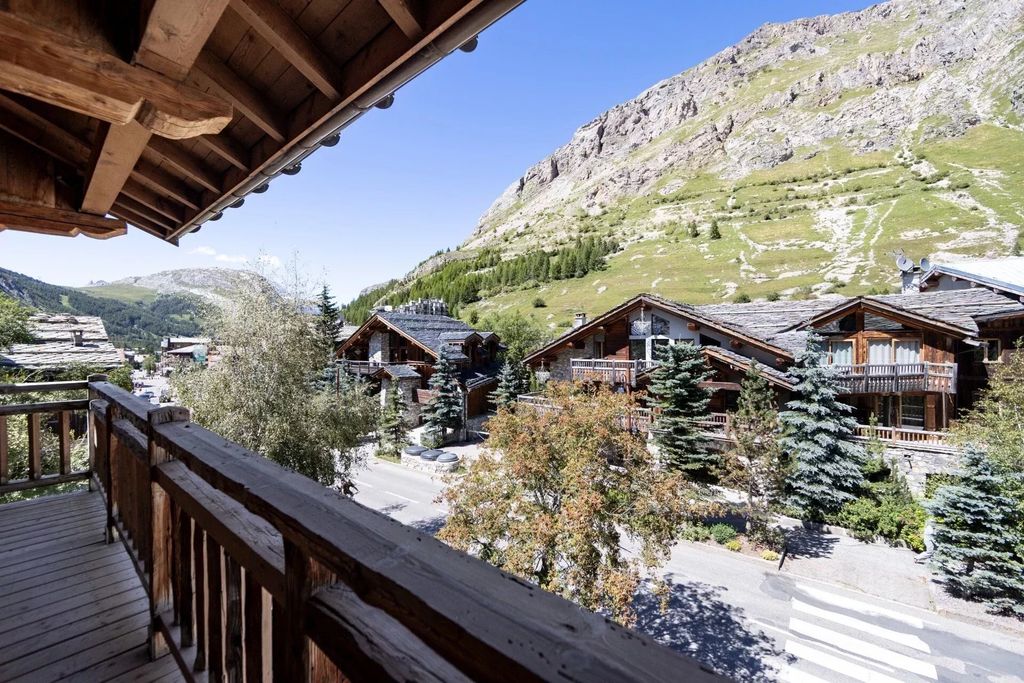 Property photo 1 of 34