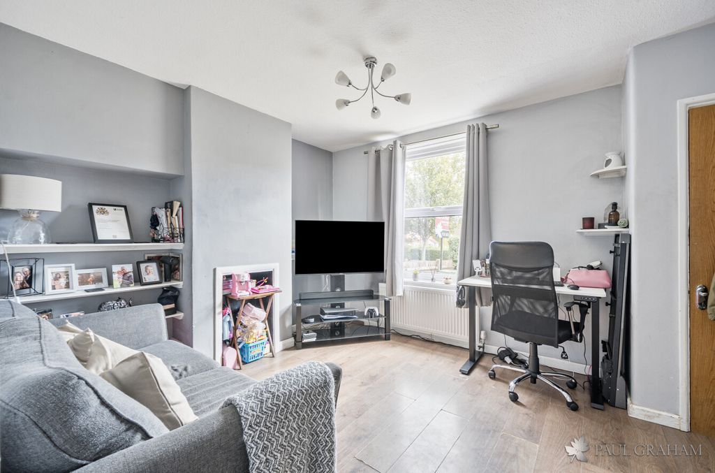 Property photo 2 of 14 Bfd7A06d-B4Be-460F-B8F6-F3387Fd806F0