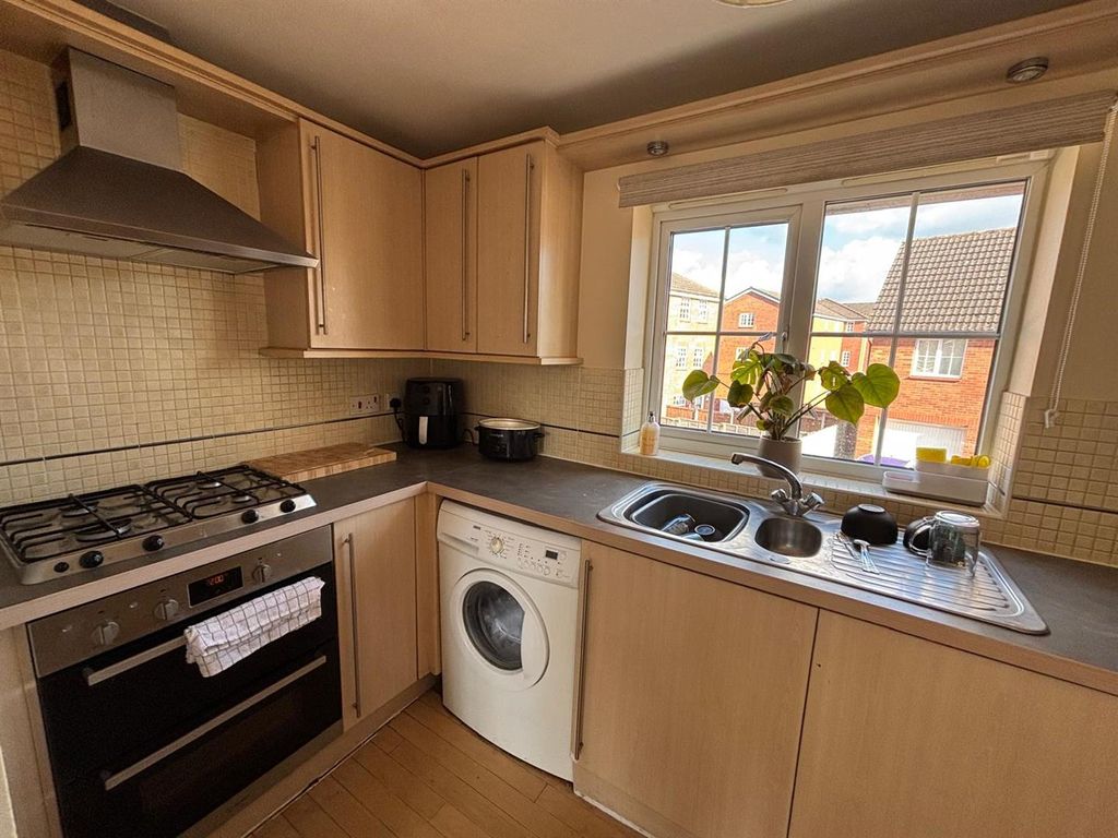 Property photo 2 of 6 6 Trent Bridge Close Kitchen Photo.Jpg