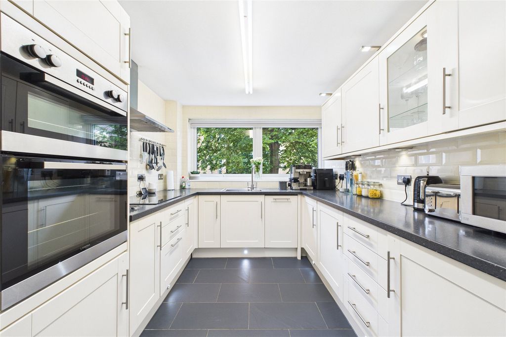 Property photo 2 of 8 Picture No. 04