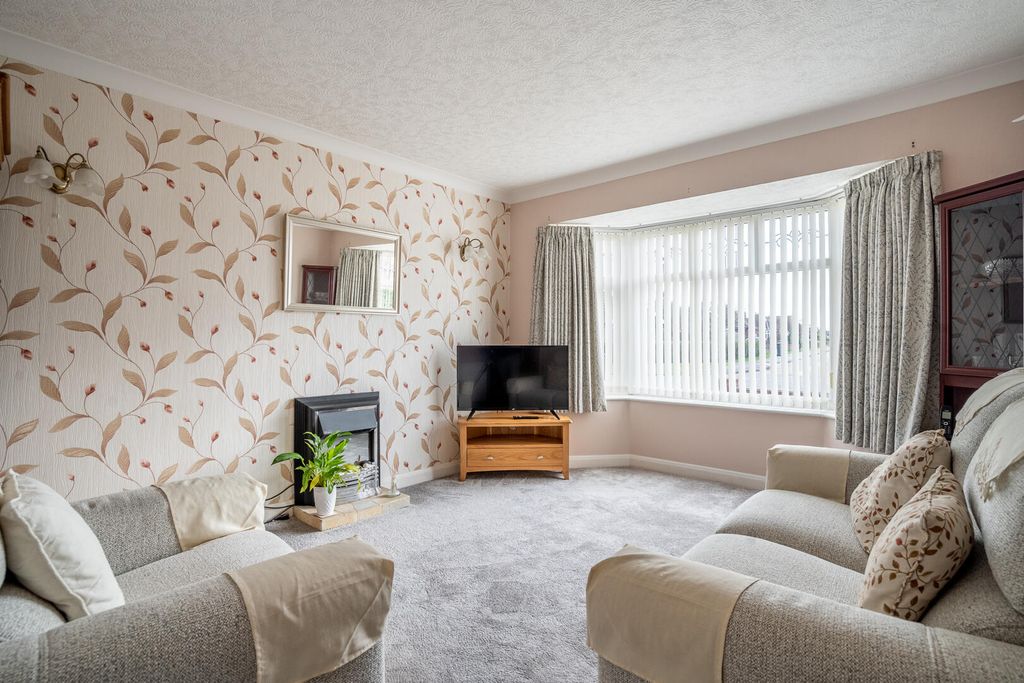 Property photo 2 of 11 Living Room