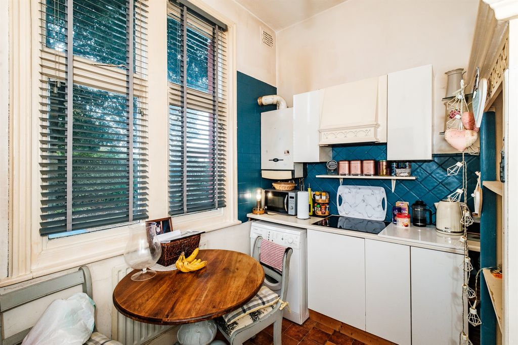 Property photo 3 of 13