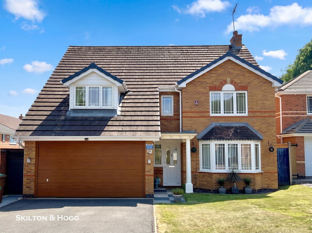 4 bed detached house for salePreston Drive, Daventry NN11