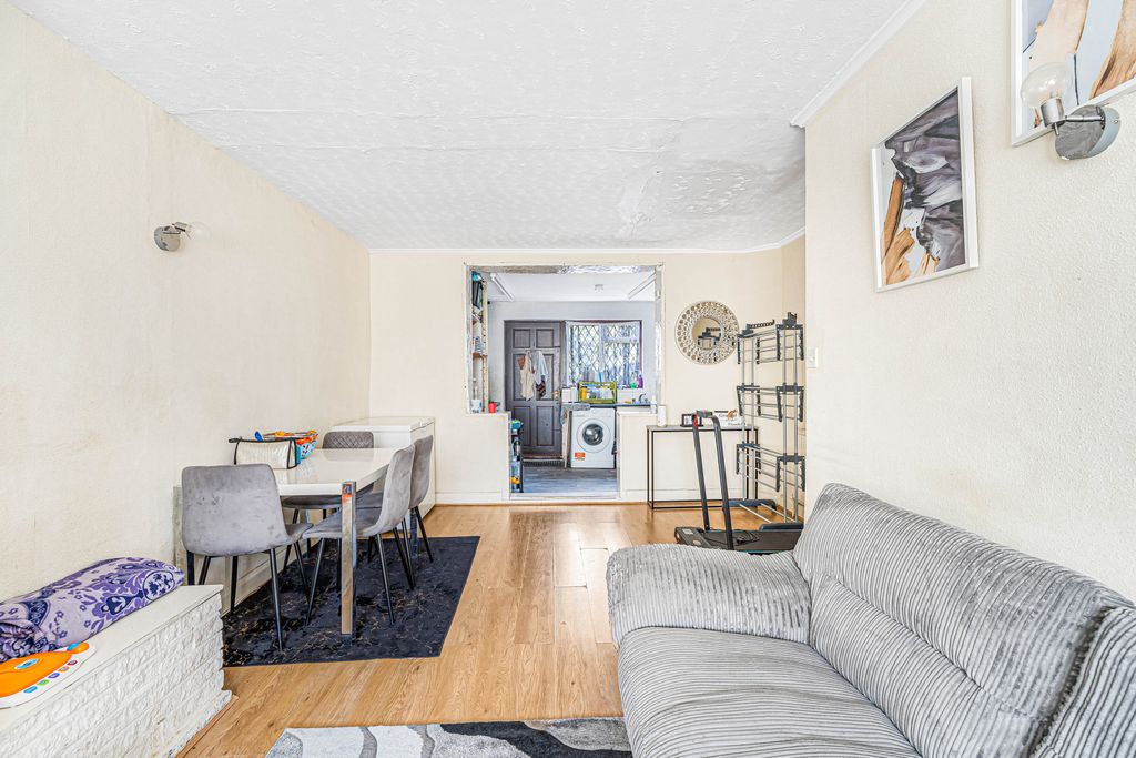 Property photo 3 of 9 10 92328
