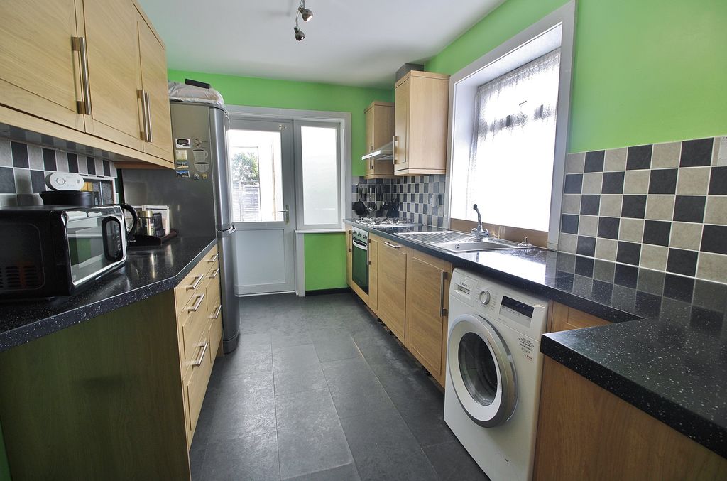 Property photo 2 of 17