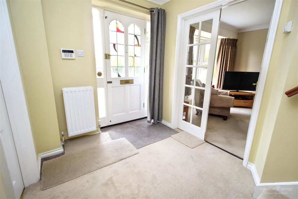 Property photo 3 of 18 Hall