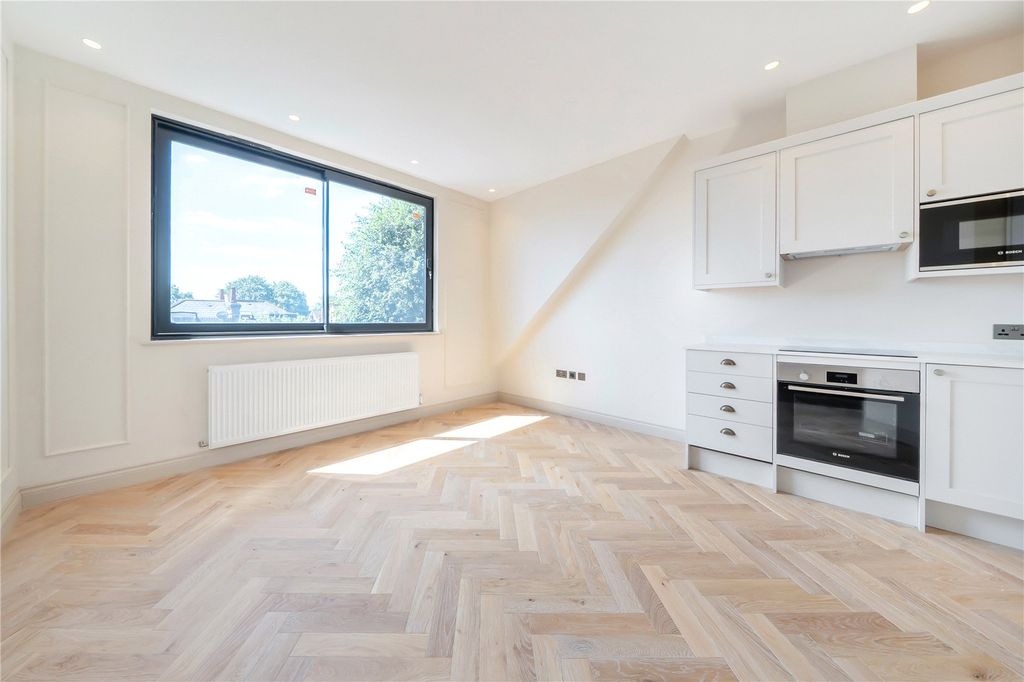 Property photo 2 of 15 Picture No. 16