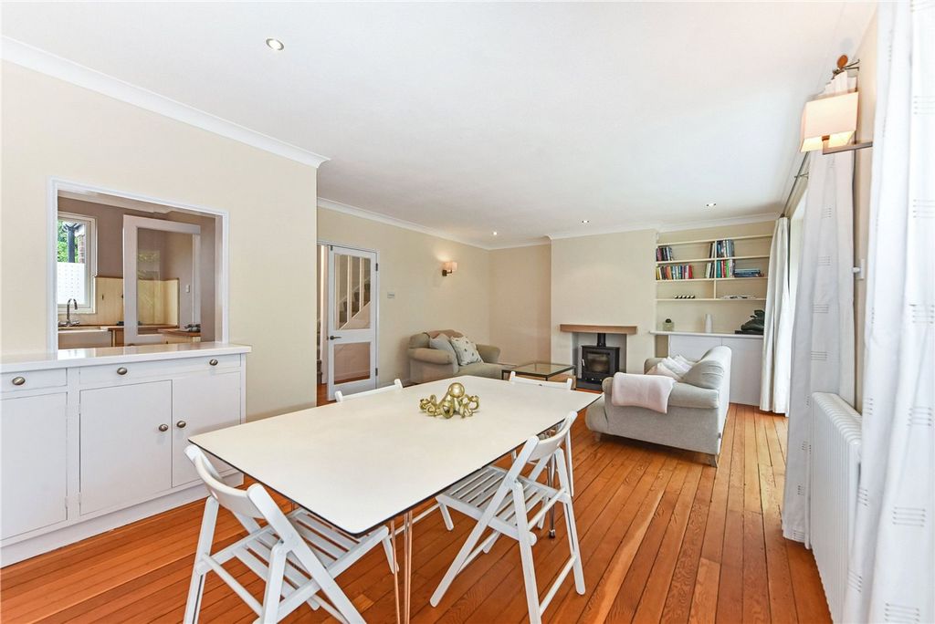 Property photo 3 of 21 Sitting/Dining Room