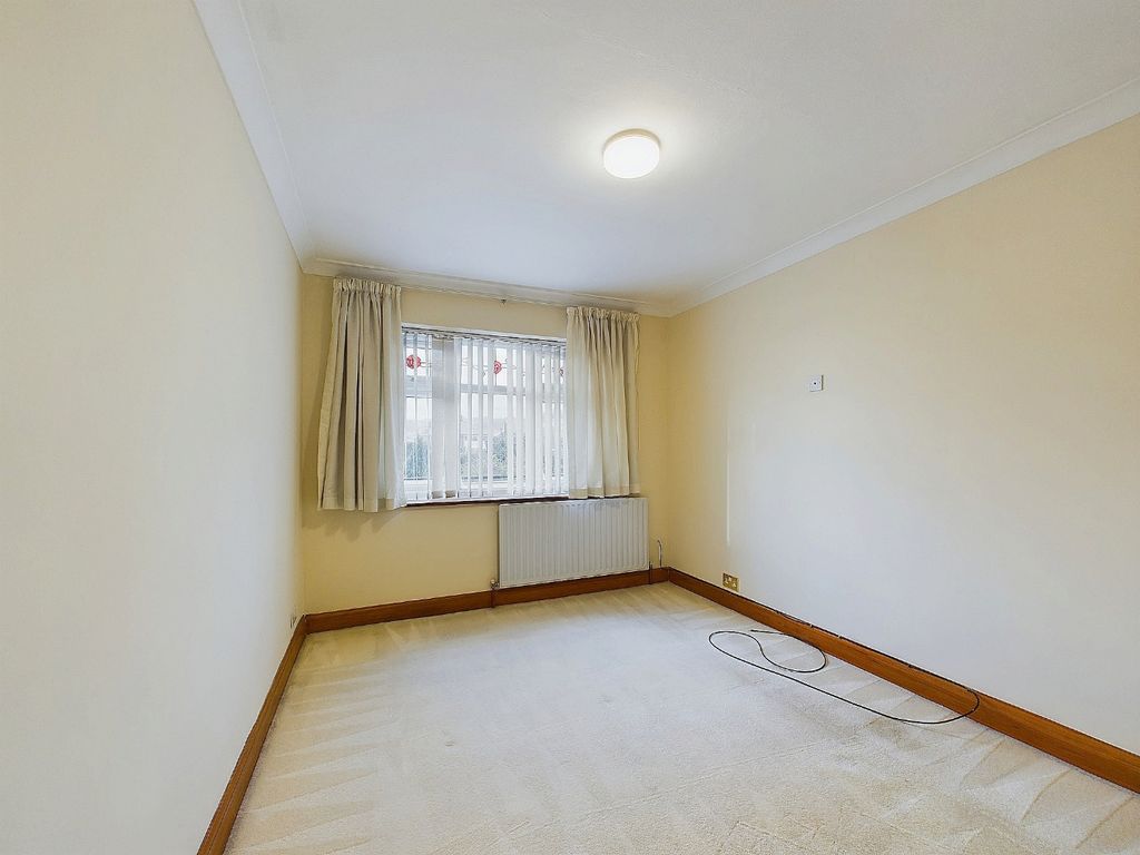 Property photo 3 of 9 3877645