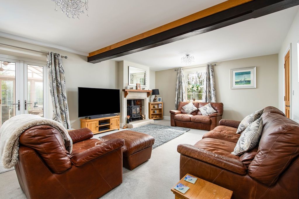 Property photo 3 of 28