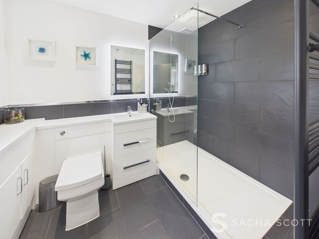 Property photo 3 of 25 En-Suite