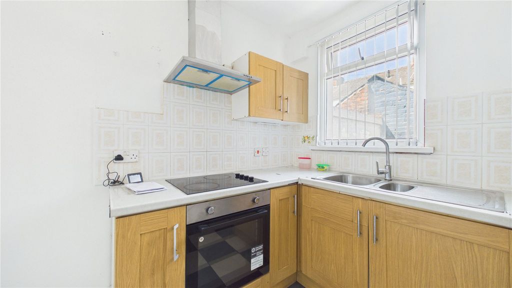 Property photo 3 of 6 Picture No. 04