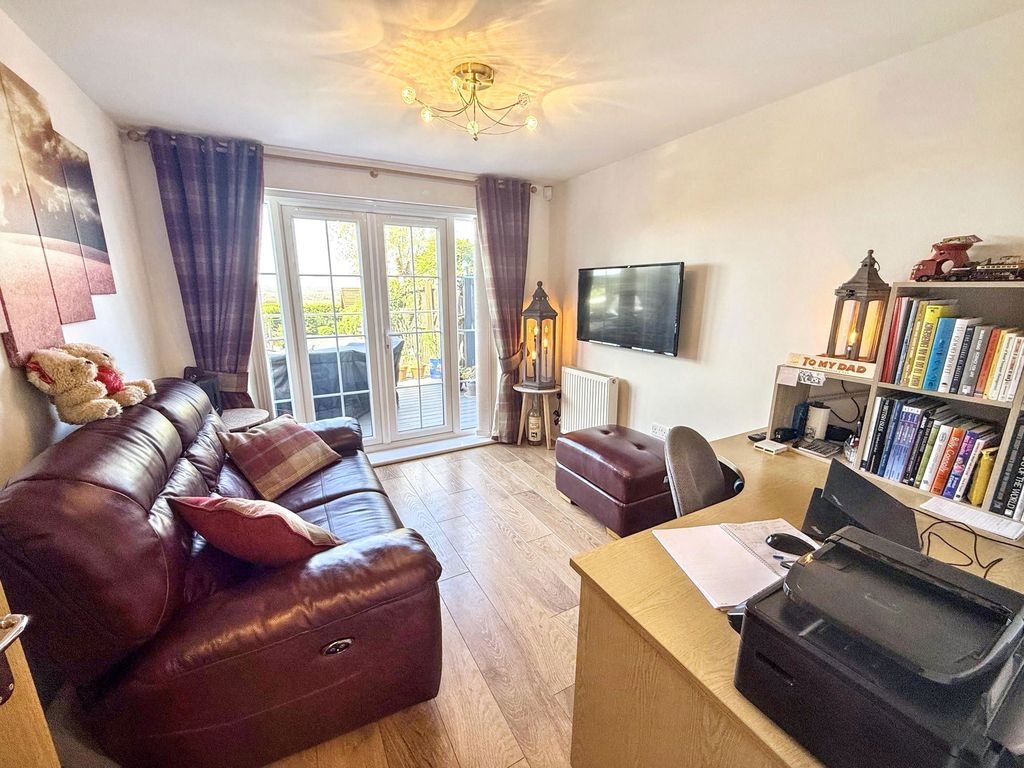 Property photo 3 of 36