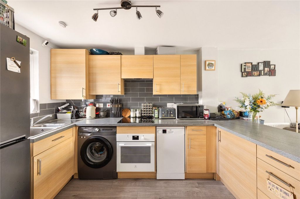 Property photo 3 of 18 Picture No. 08