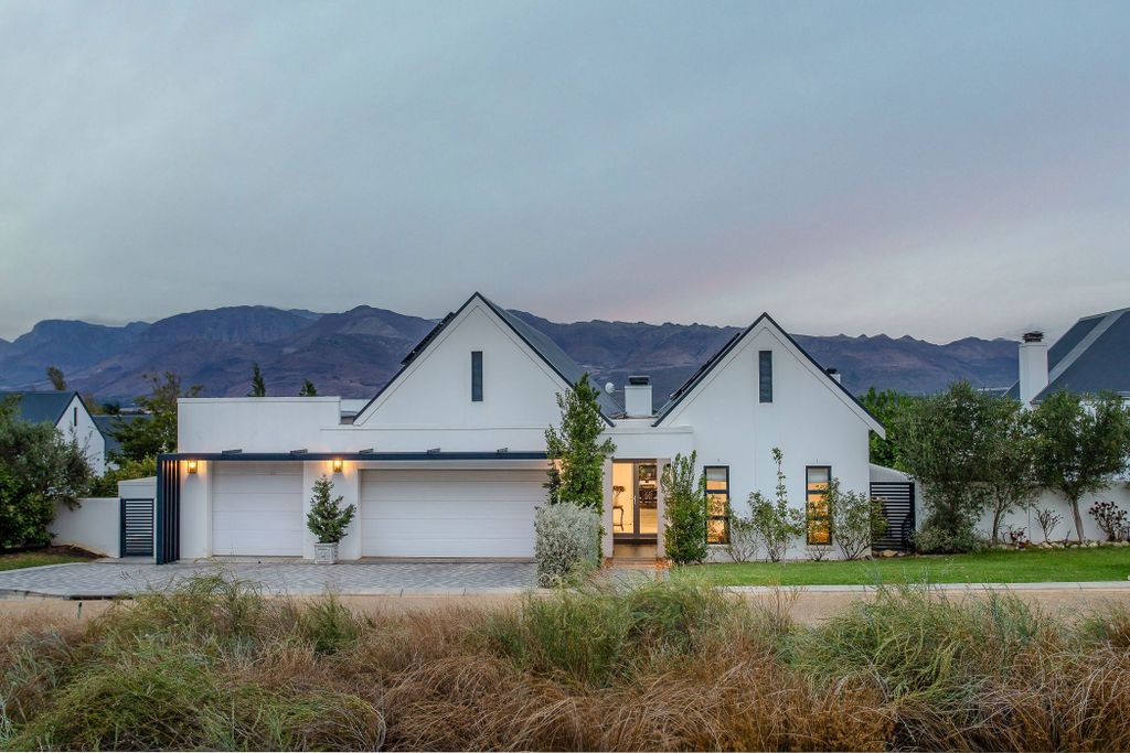 Property photo 1 of 36 Tk1733036