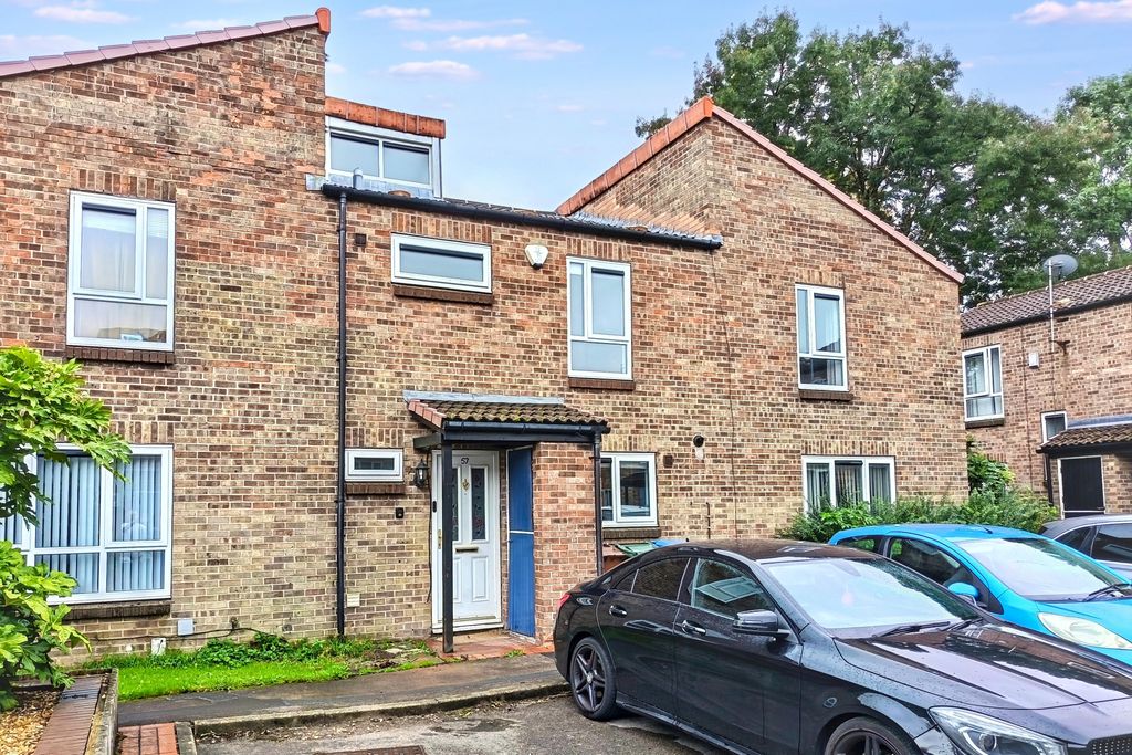 Property photo 1 of 2 57 Buckshaw Hall Close, Astley Village, Chorley, Lancashire, Pr7 1Sx
