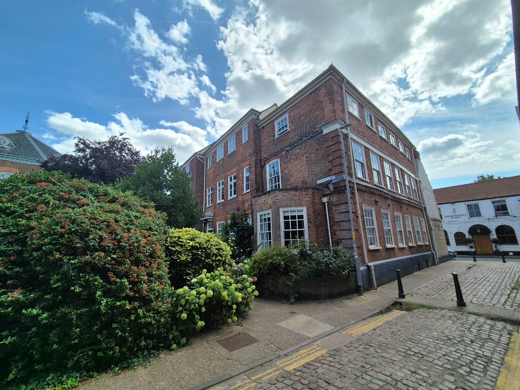 Property photo 1 of 17 Image