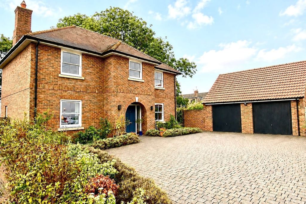 Property photo 1 of 18