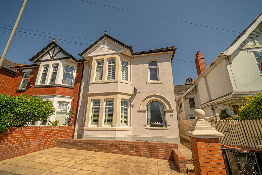 Property photo 1 of 42
