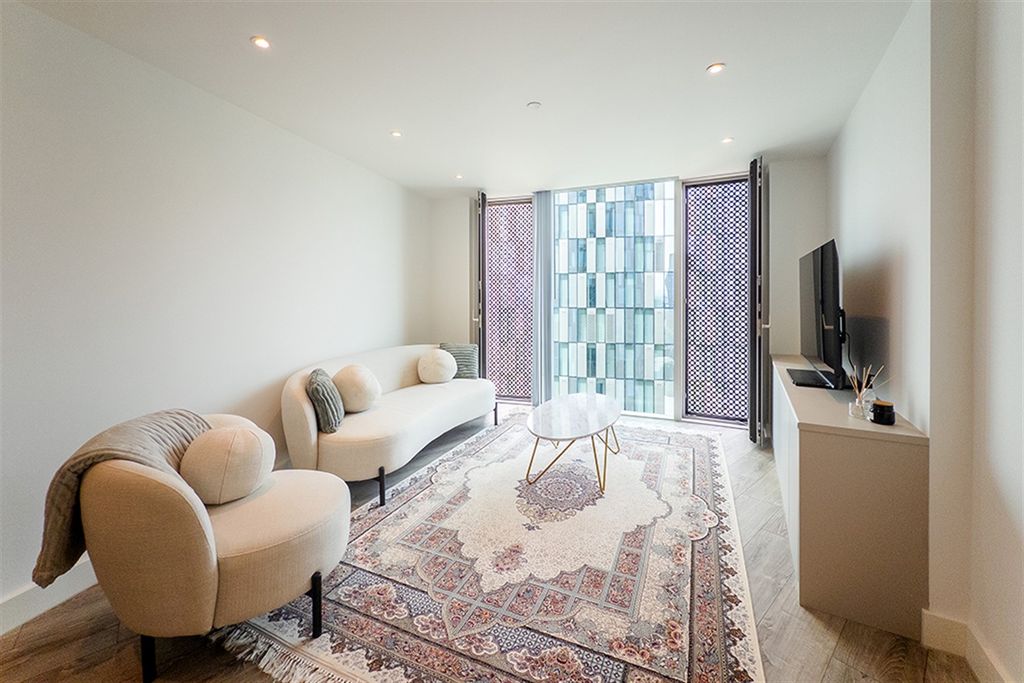 Property photo 1 of 10 (Main)