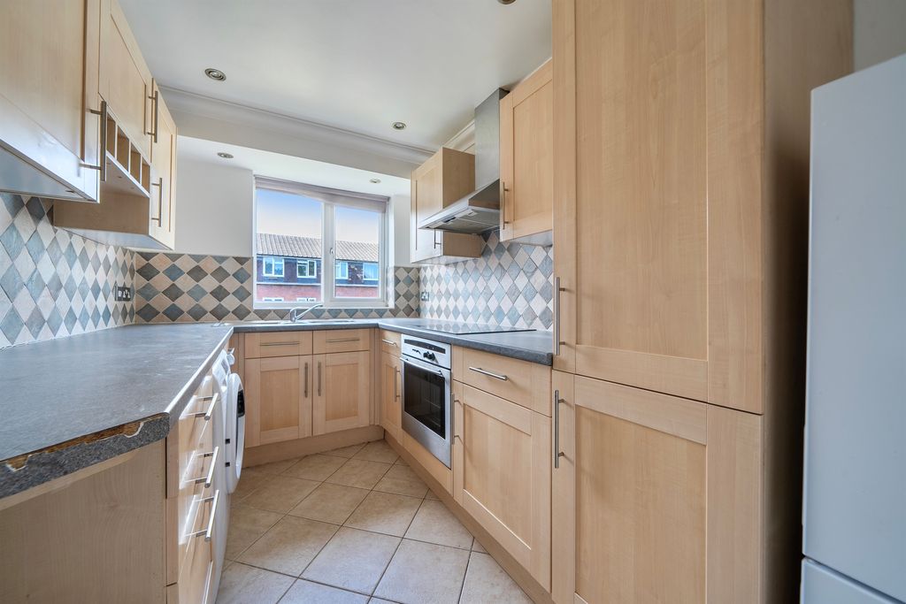 Property photo 2 of 12 Image