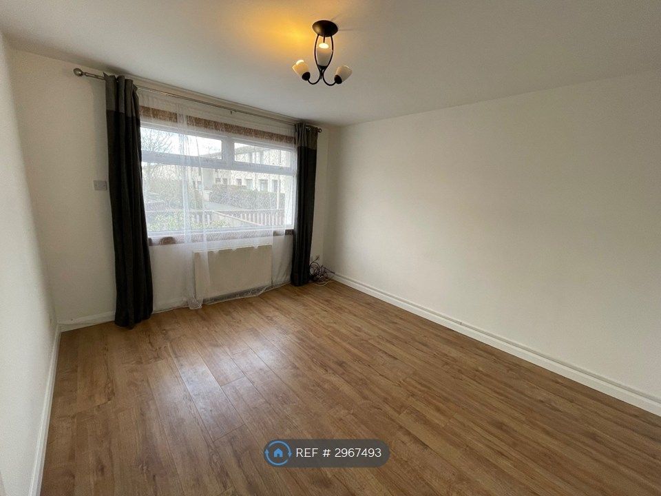 Property photo 3 of 14 Living Room View 1