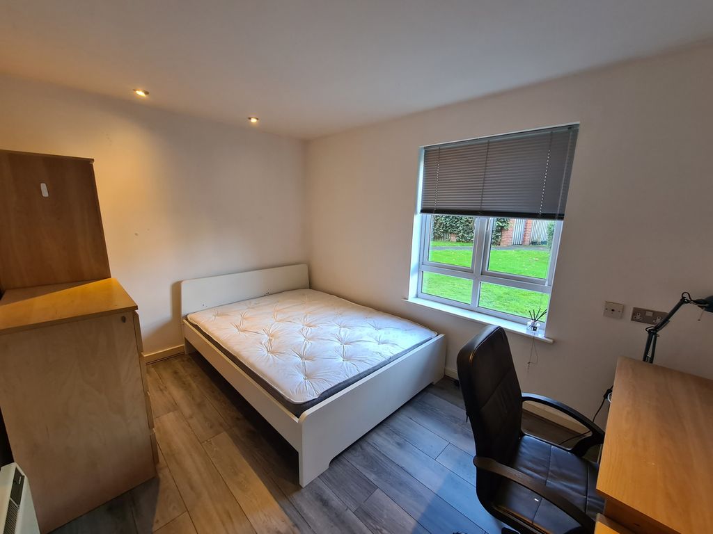 Property photo 3 of 8 Gallery