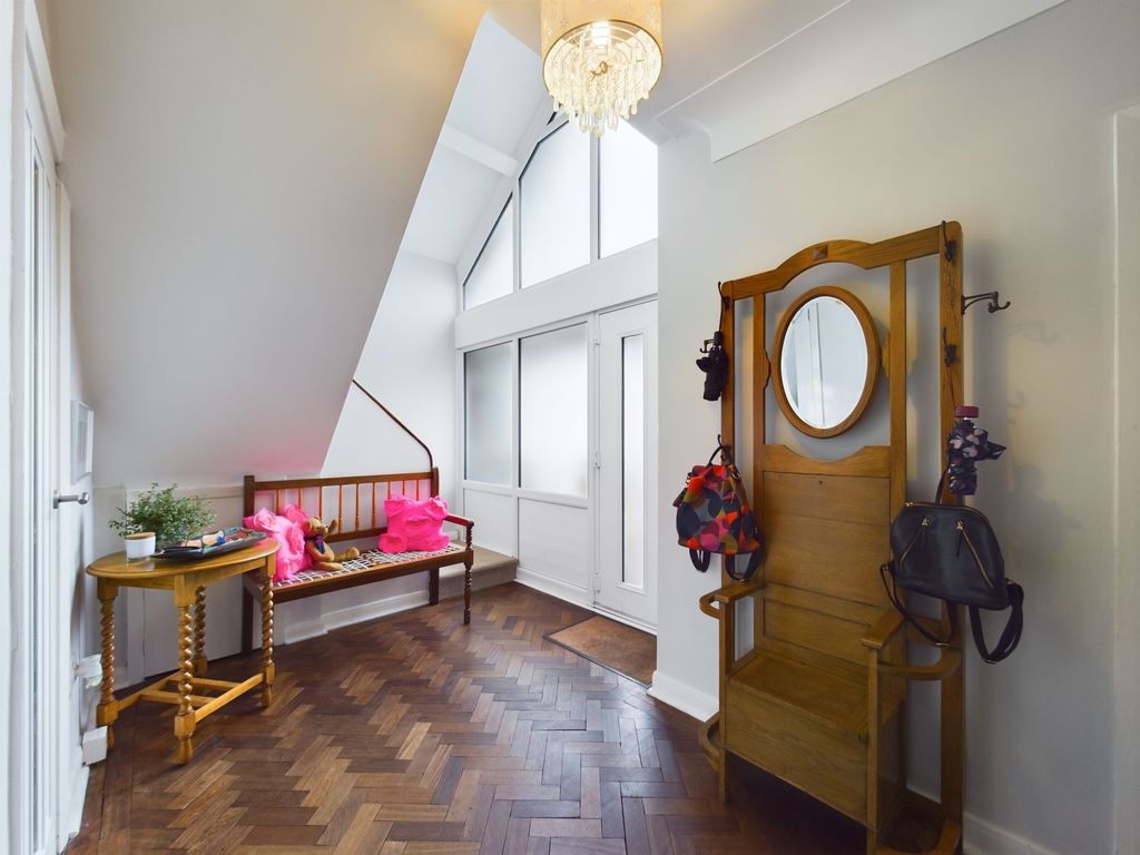 Property photo 2 of 38