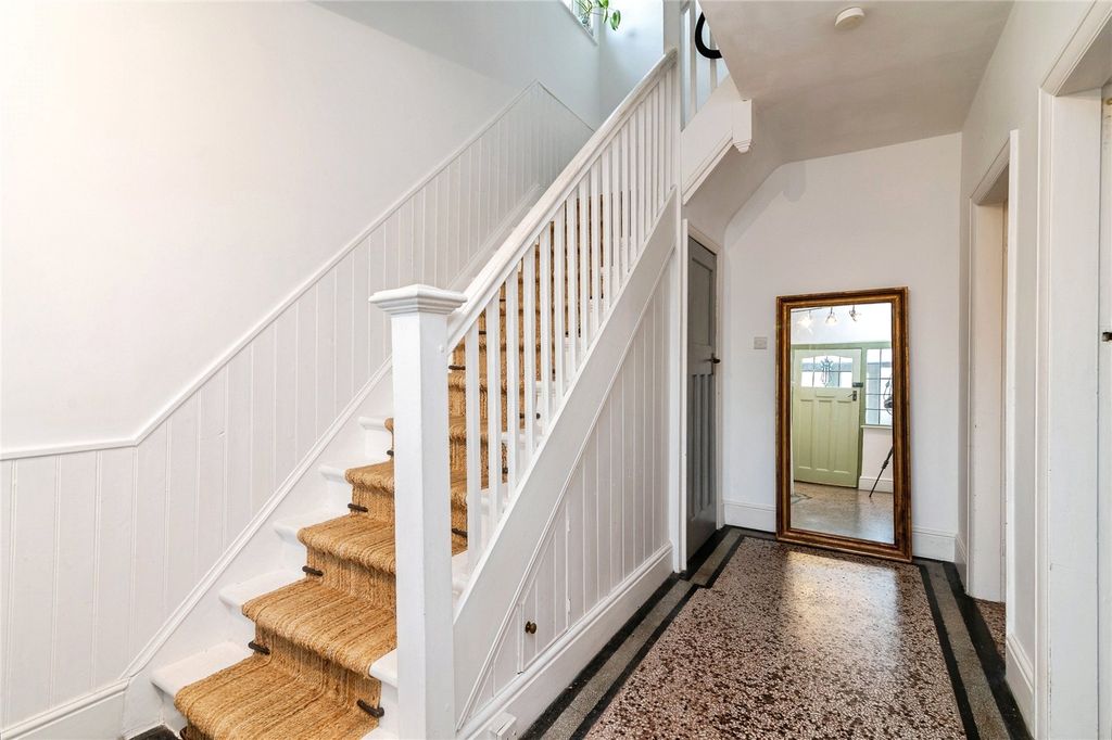 Property photo 2 of 17 Picture No. 01