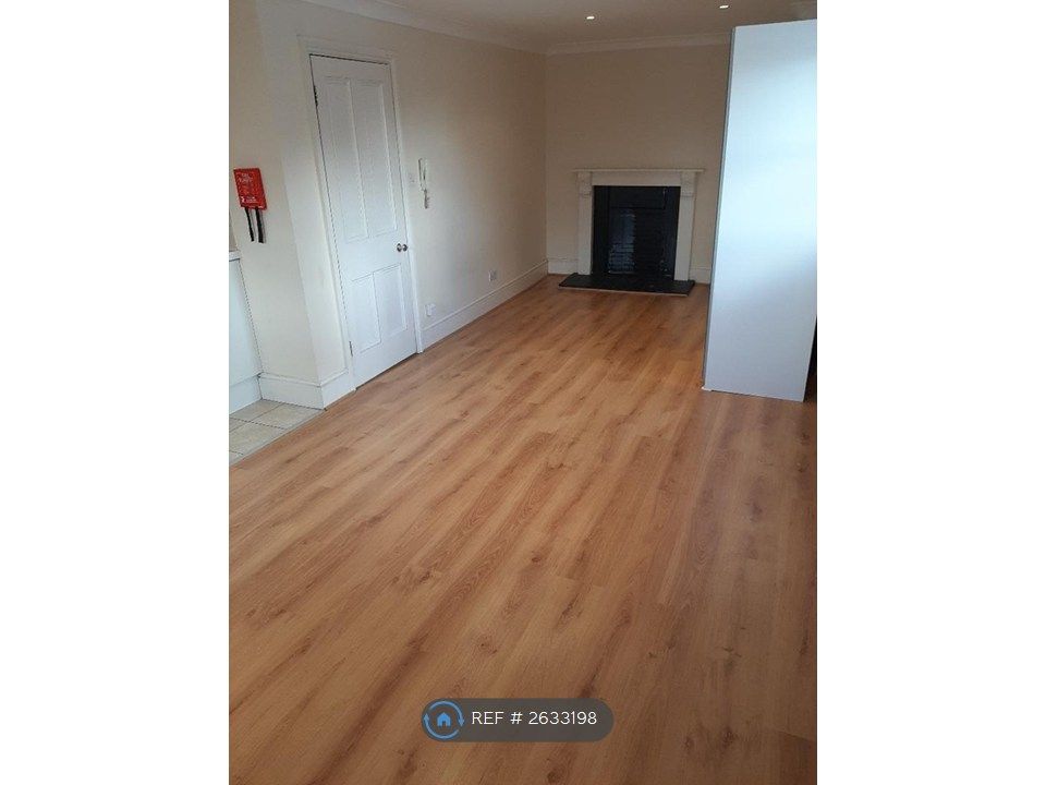 Property photo 3 of 28