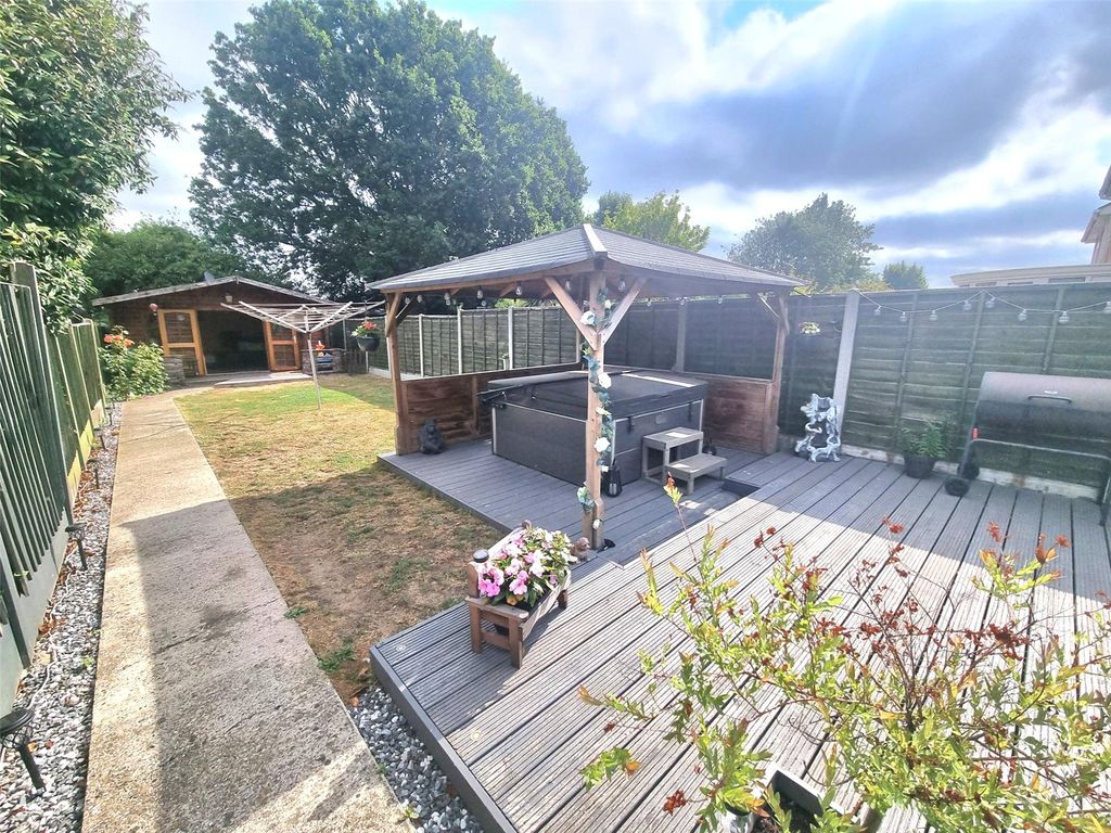 Property photo 1 of 16 Picture No. 04