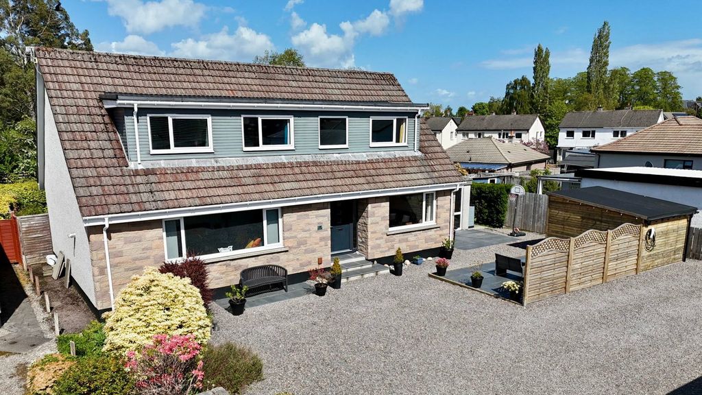 Property photo 2 of 36