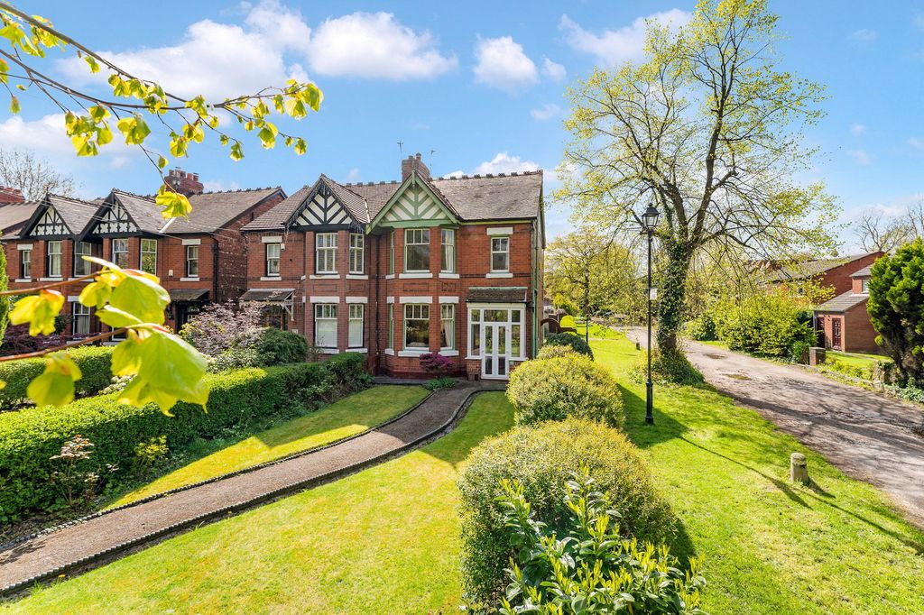 Property photo 1 of 32