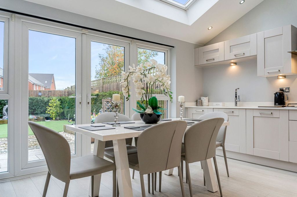 Property photo 3 of 42