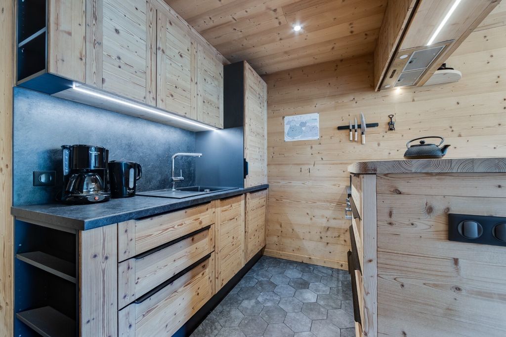 Property photo 2 of 11 Kitchen Area