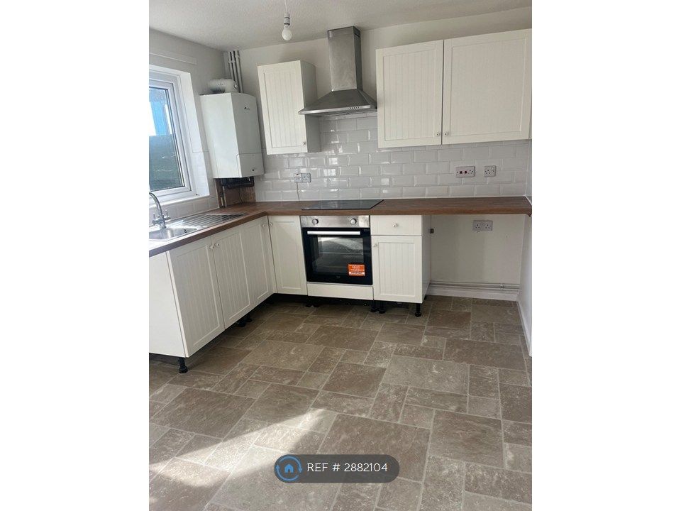 Property photo 3 of 12 Kitchen/Diner