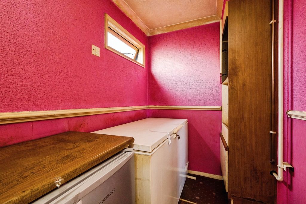 Additional image 14 of 2 bed maisonette for saleFyfield Road, Rainham RM13