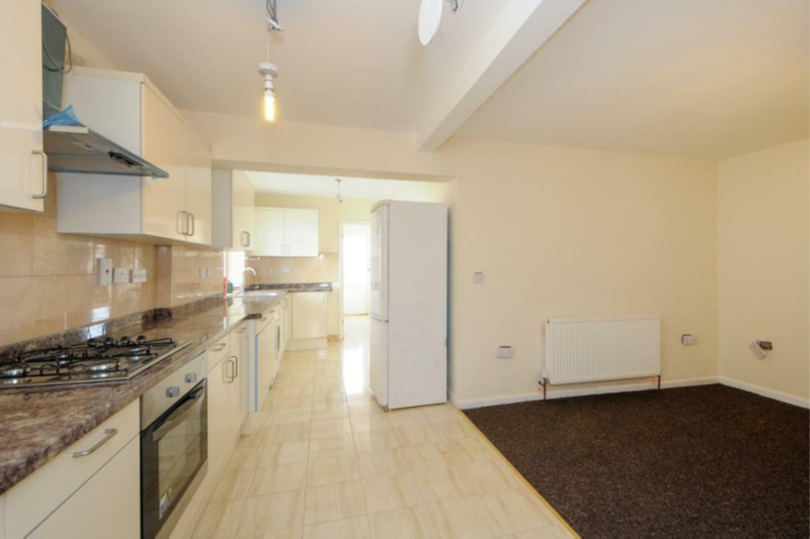 Property photo 3 of 8