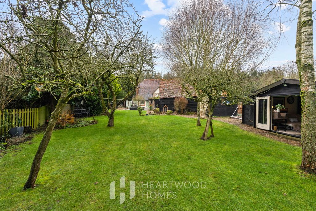 Property photo 2 of 25