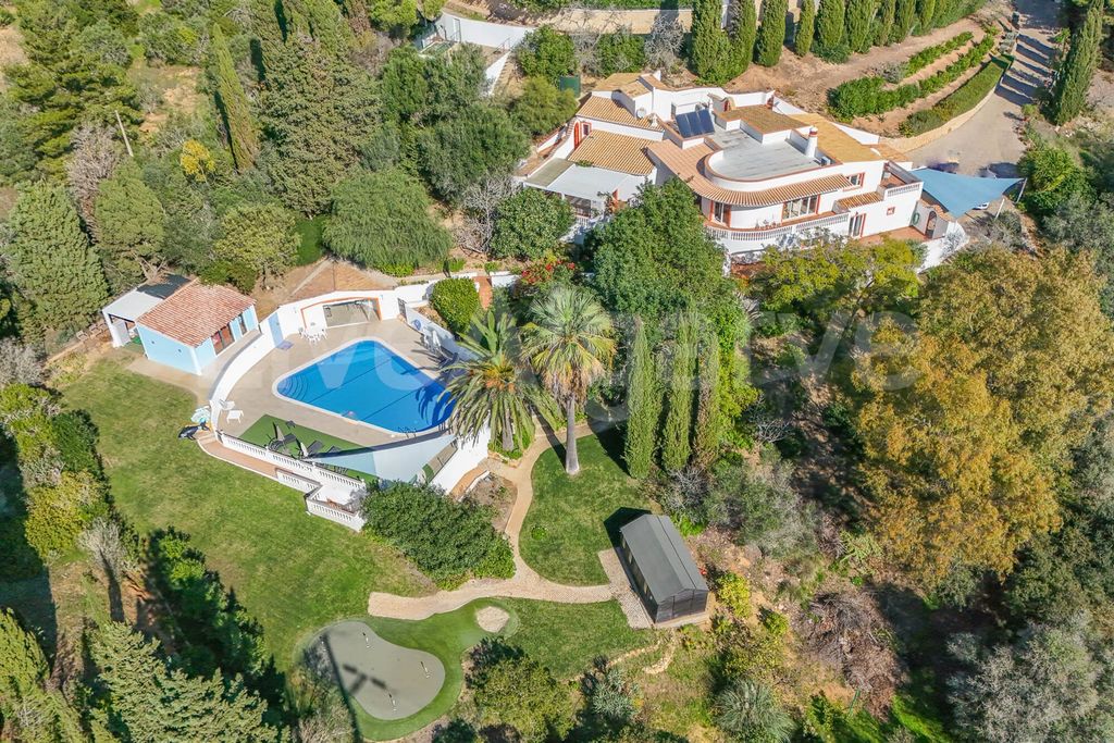 Property photo 1 of 53 Sea View | Elegant T6 Villa In Funchal For Sale – Lagos