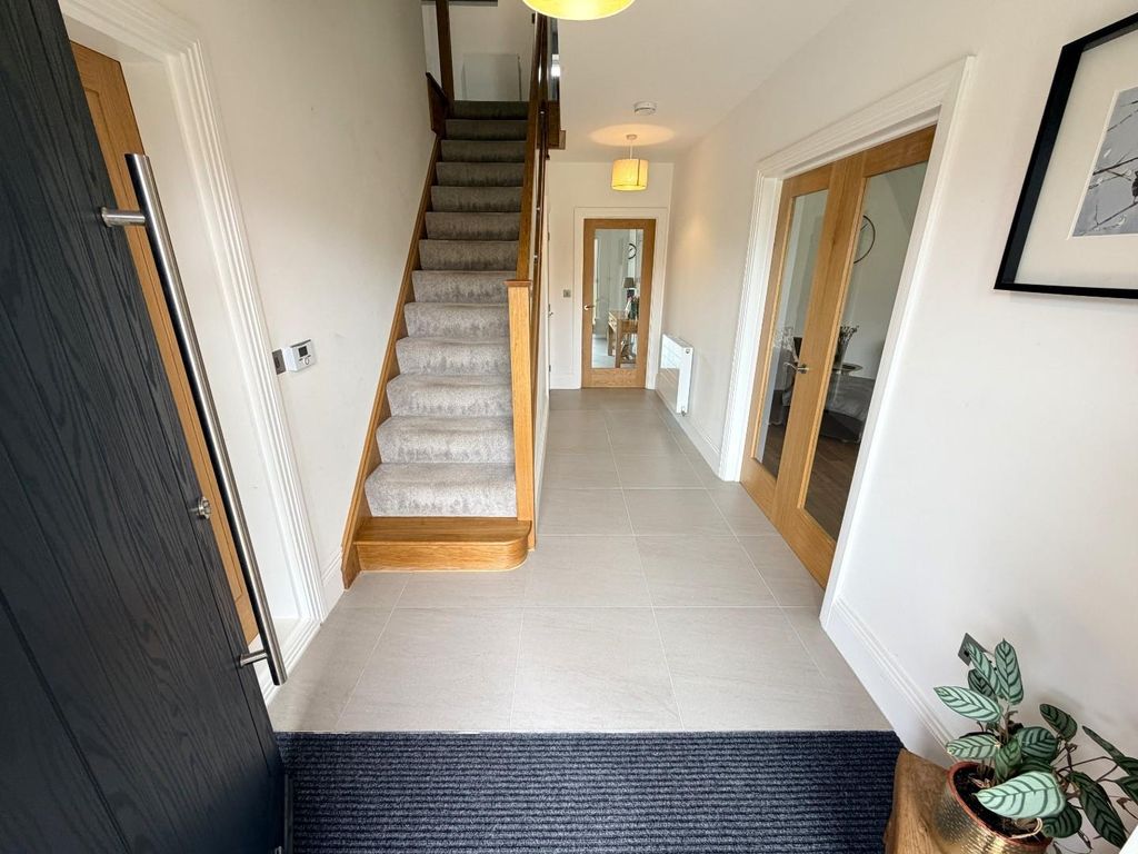 Property photo 3 of 44 Hall