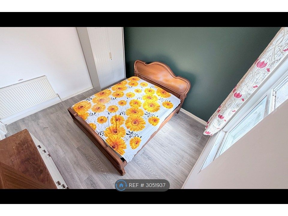 Property photo 3 of 25